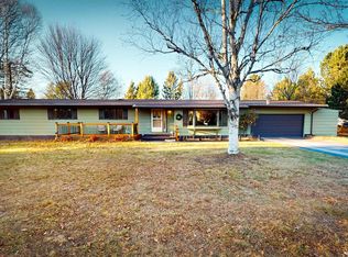 201 Cedar Ln, Marquette, MI 49855