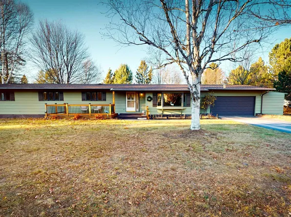 201 Cedar Ln, Marquette, MI 49855