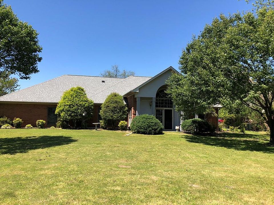 1st image of 129 Lakeside Ct