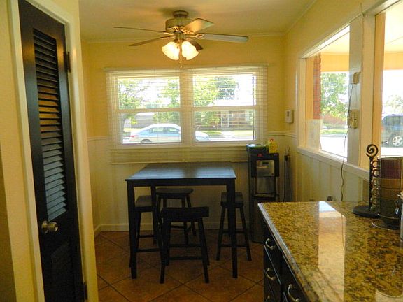 5th image of 2809 Redwood Dr