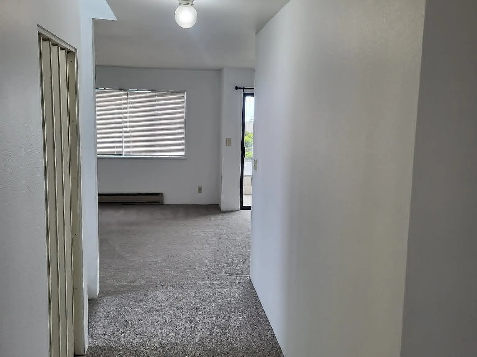 3 bed, 1.5 bath, 1500 sqft, $1,950 — Photo 3
