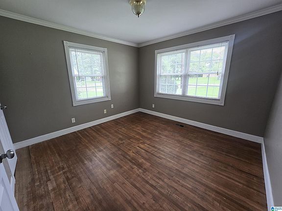 4th image of 2708 Walker St