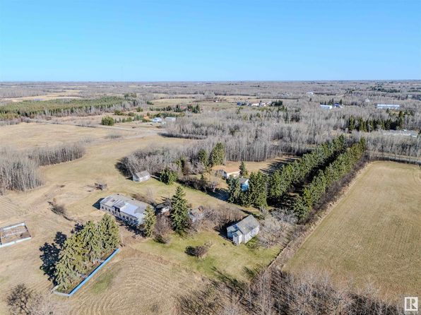 22371 Township Rd #512, Strathcona County, AB T8C 1H2