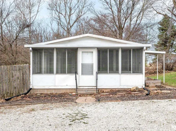 1055 2nd St, Camp Grove, IL 61424