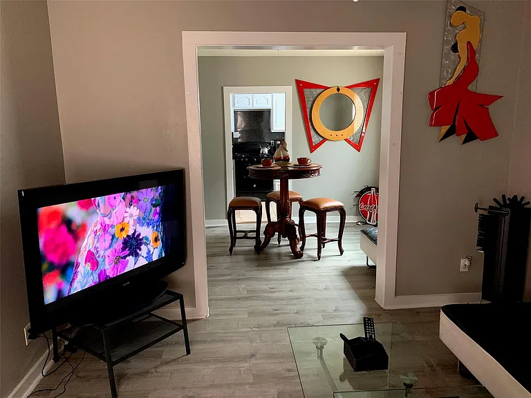 5313 Avenue K — Photo 3