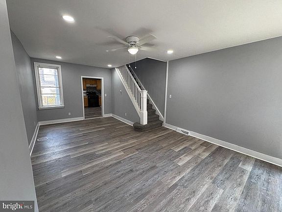 3rd image of 3460 Joyce St
