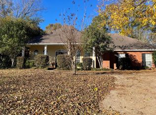439 Garden Grv, Vicksburg, MS 39180