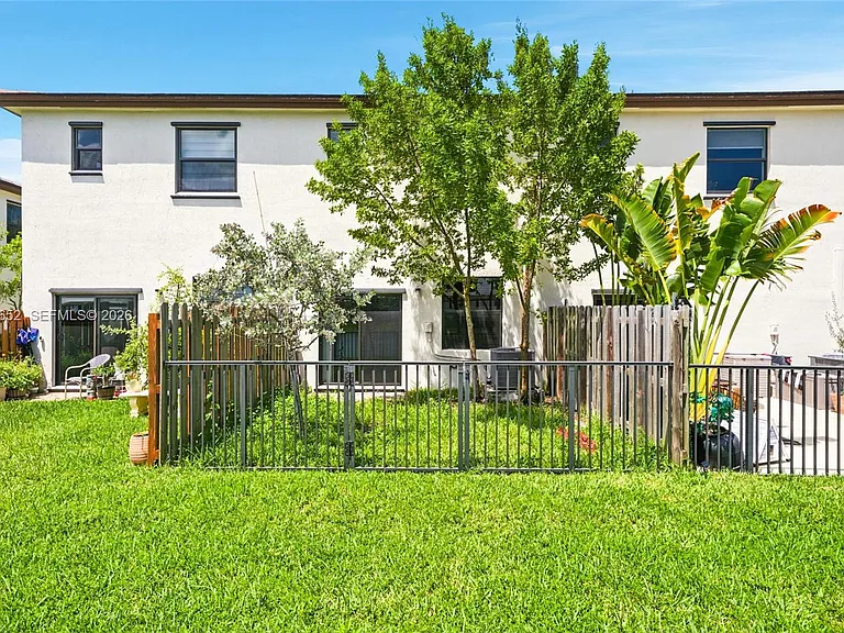 10018 SW 228th Ter — Photo 26
