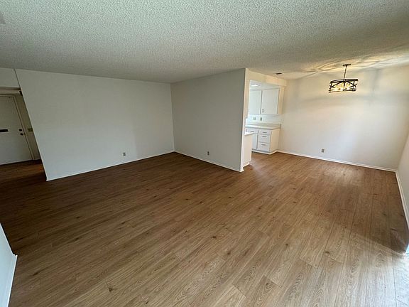 5th image of 703 Bismark Ave