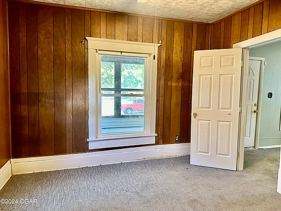 2nd image of 406 S Highland Ave
