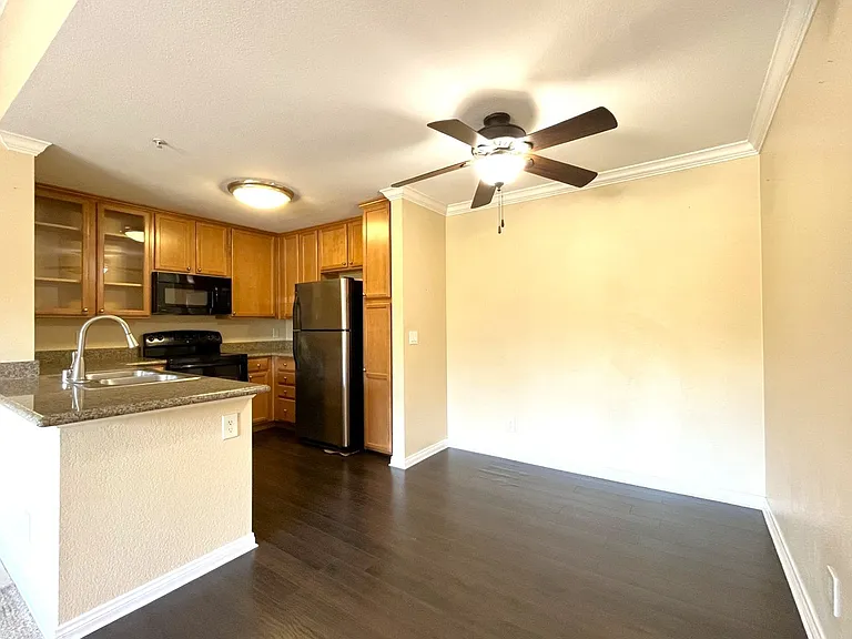 1020 La Terraza Cir #306 — Photo 9