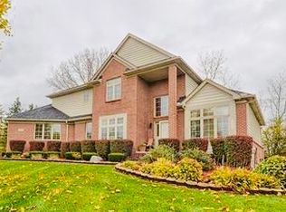 5511 White Hall Cir, West Bloomfield, MI 48323