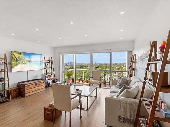 5th image of 2451 Brickell Ave