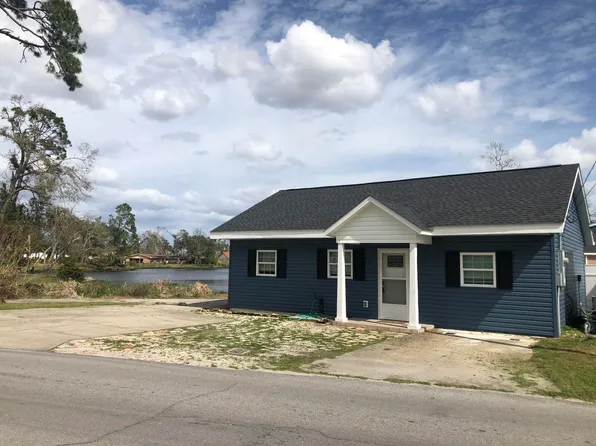 2406 Pretty Bayou Dr, Panama City, FL 32405