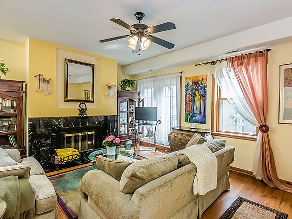 3rd image of 919 W Carmen Ave APT F