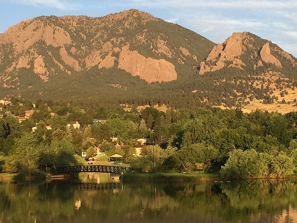 1st image of 1695 Gillaspie Dr