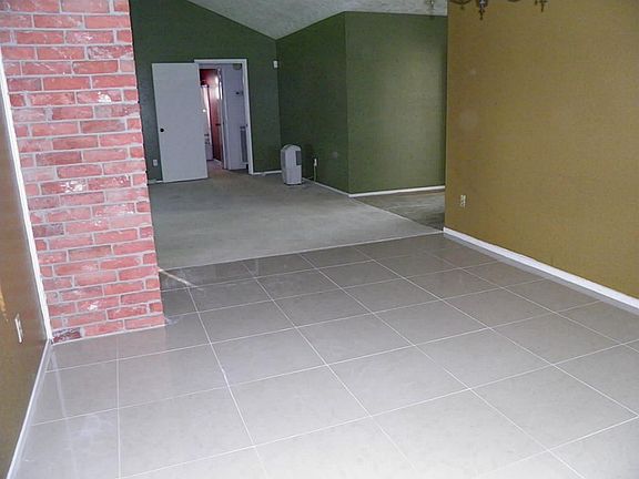 4th image of 8310 Quail Burg Ln