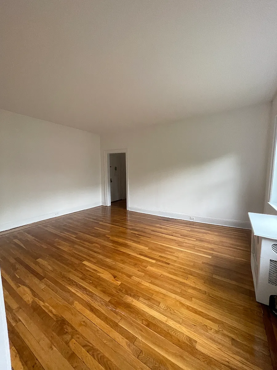 Building Photo - 119 carpenter Avenue