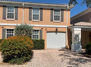 5601 Cove Cir, Naples, FL 34119
