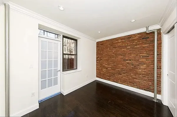 Rented by Oxford Property Group | media 7