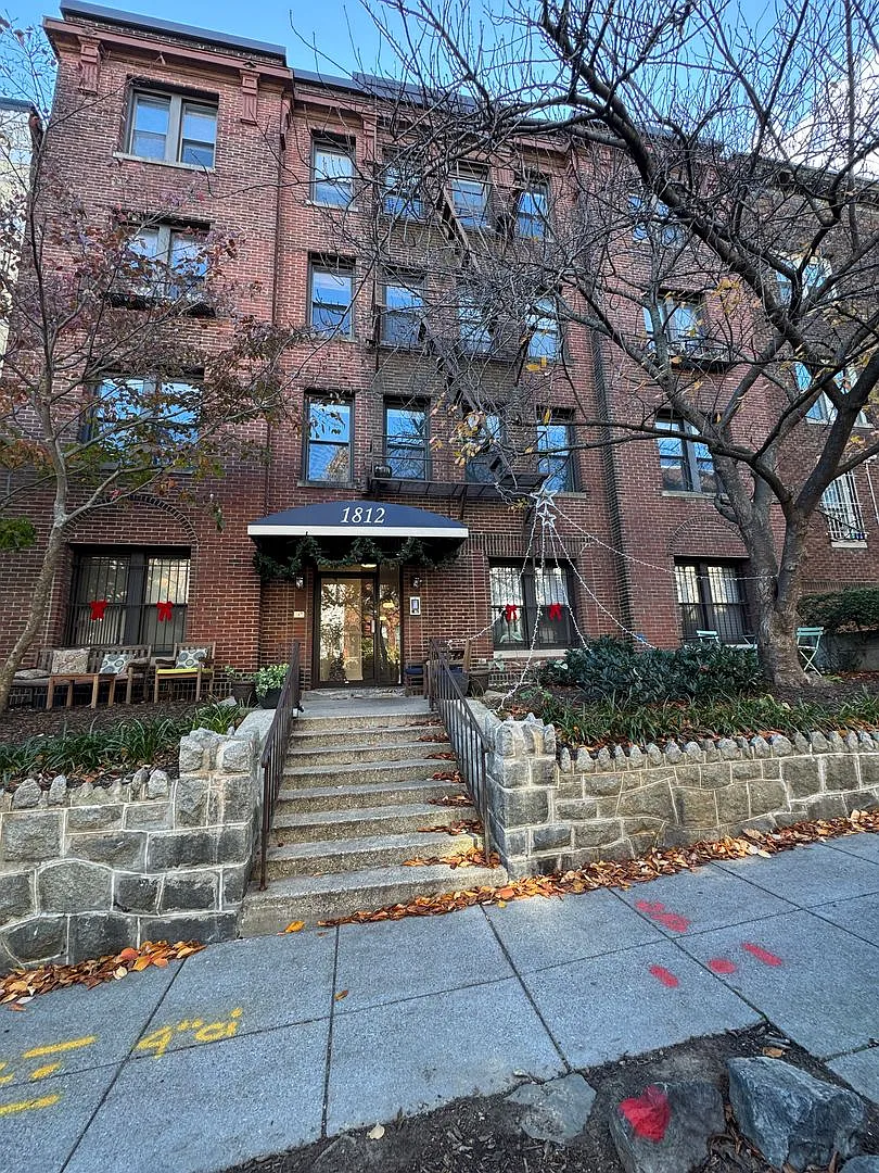1812 Vernon St NW APT 31 photo 1