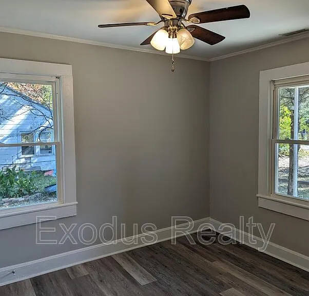 507 Midland Ave — Photo 2