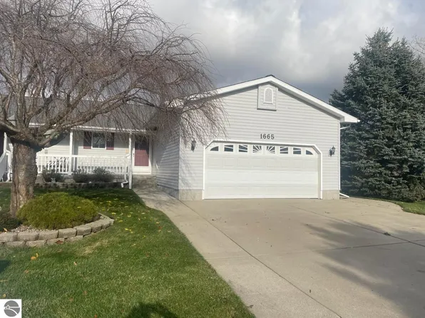 1665 E Gaylord St, Mount Pleasant, MI 48858