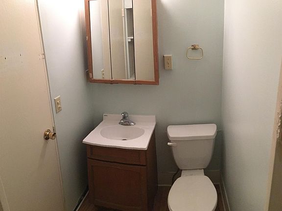 4th image of 618 10th Ave N APT 6