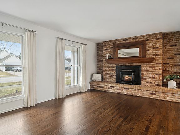 2nd image of 1361 Brandywyn Ln