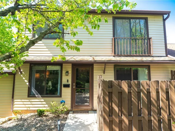 15150 Pine Valley Trl, Cleveland, OH 44130