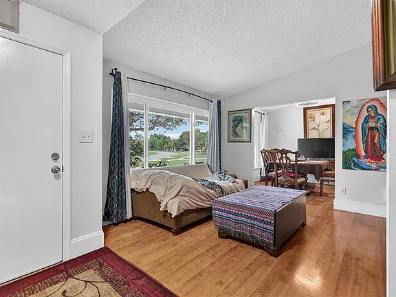 5th image of 8314 Tuckahoe Ct