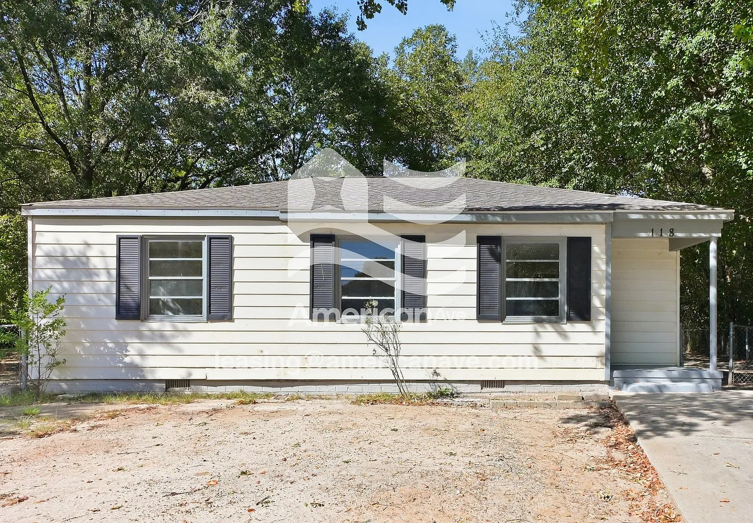 3 bed, 2.0 bath, 995 sqft, $997 — Photo 1