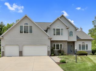 3408 Pebblecreek Pl, Champaign, IL 61822