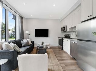 155 Sanford Ave #B, Ottawa, ON K2C0E8