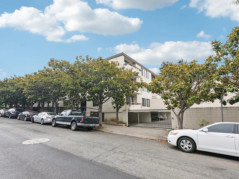 1910 Berryman Street — Photo 7