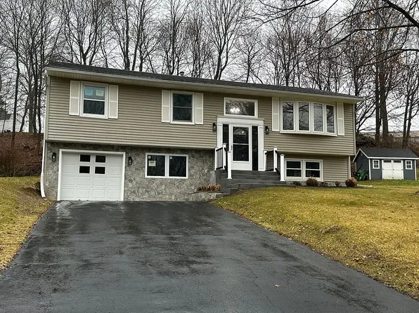 58 Cardinal Dr, Poughkeepsie, NY 12601