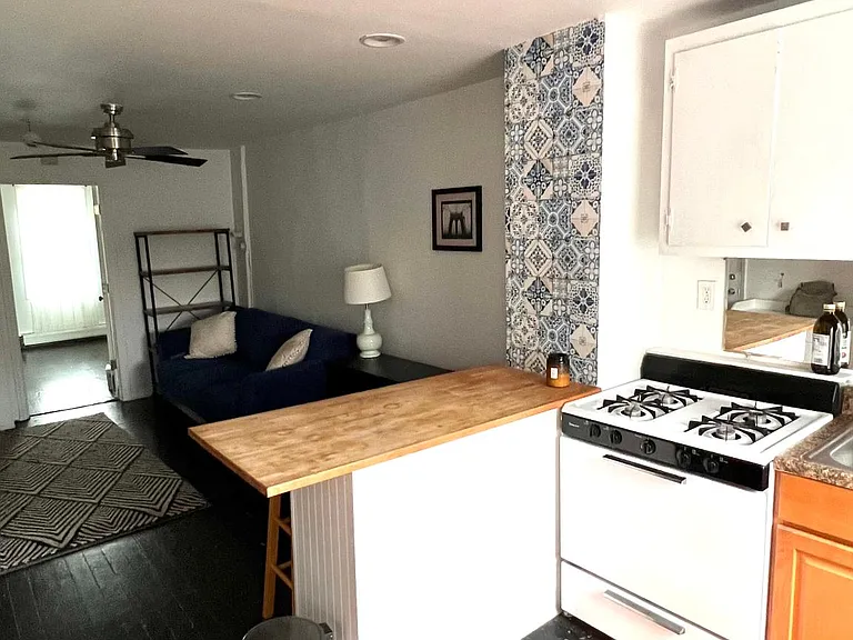 403 1st St #3 — Photo 9
