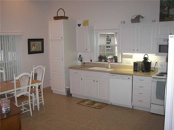3rd image of 2631 Caithness Way
