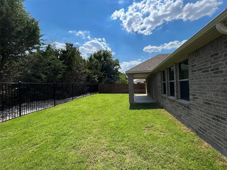 1420 Elizabeth St — Photo 17
