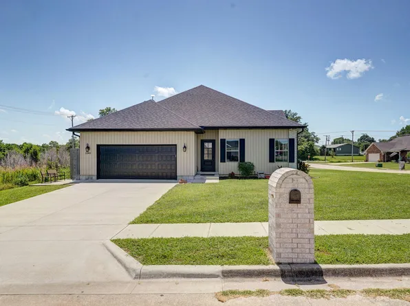 1240 E Keeling Place, Bolivar, MO 65613