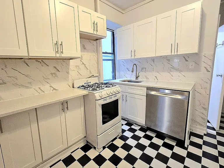 228 Metropolitan Ave #1A — Photo 6