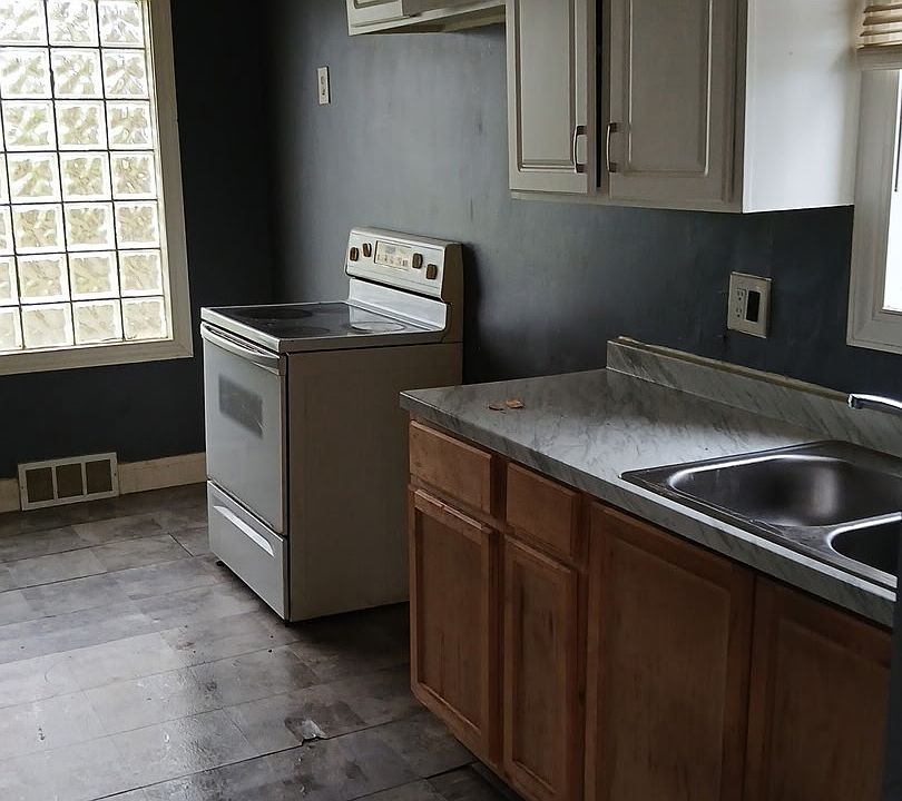 2nd image of 19370 Ashton Ave