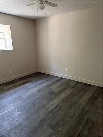 203 E Moreau St — Photo 9