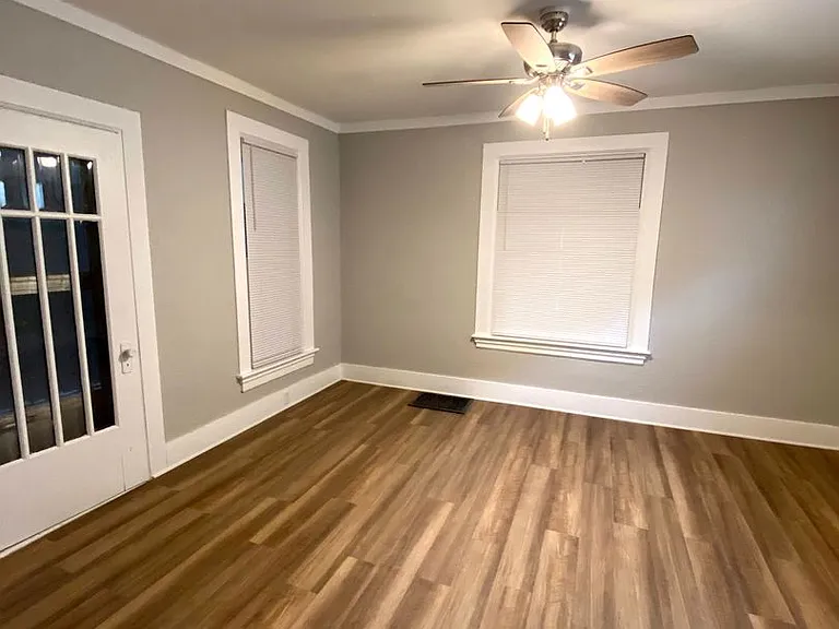 915 Farnam St — Photo 3