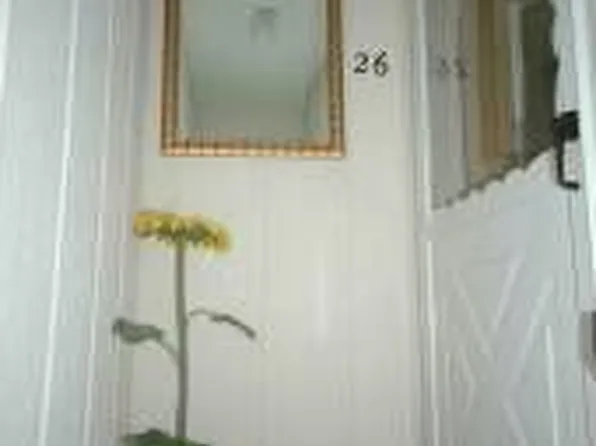 5200 Hilltop Dr #216, Brookhaven, PA 19015