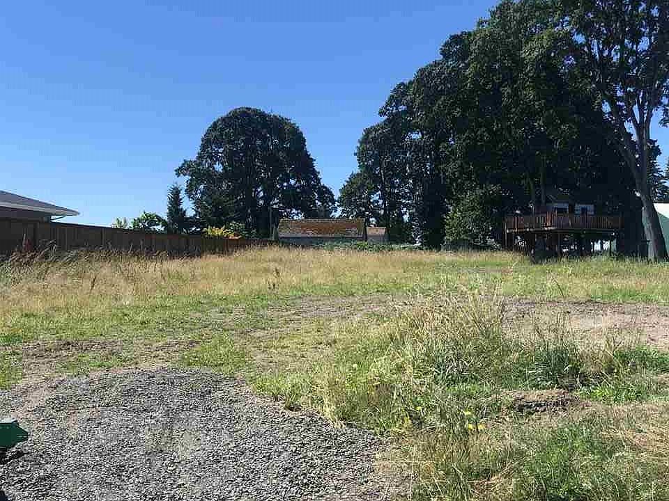 2nd image of 2856 NE Anthony Ln