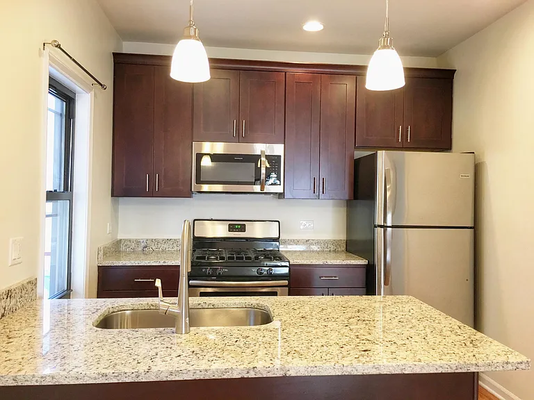 1722 N Artesian Ave #CH2 — Photo 3