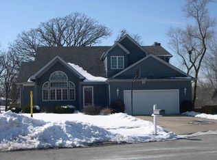 1424 Donnet Ct, Dyer, IN 46311