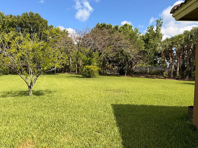 5603 SE Graham Dr — Photo 11