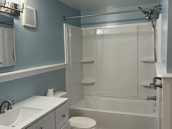 2nd image of 609 Buffalo St APT 1-2
